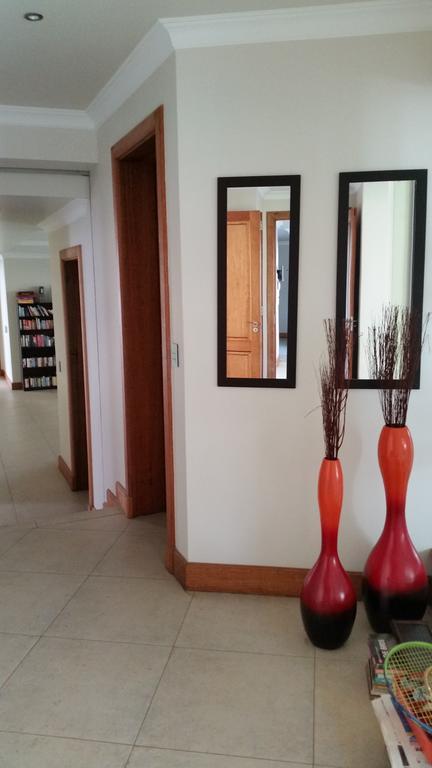 Bed and Breakfast 6 On Acacia Johannesburg Esterno foto