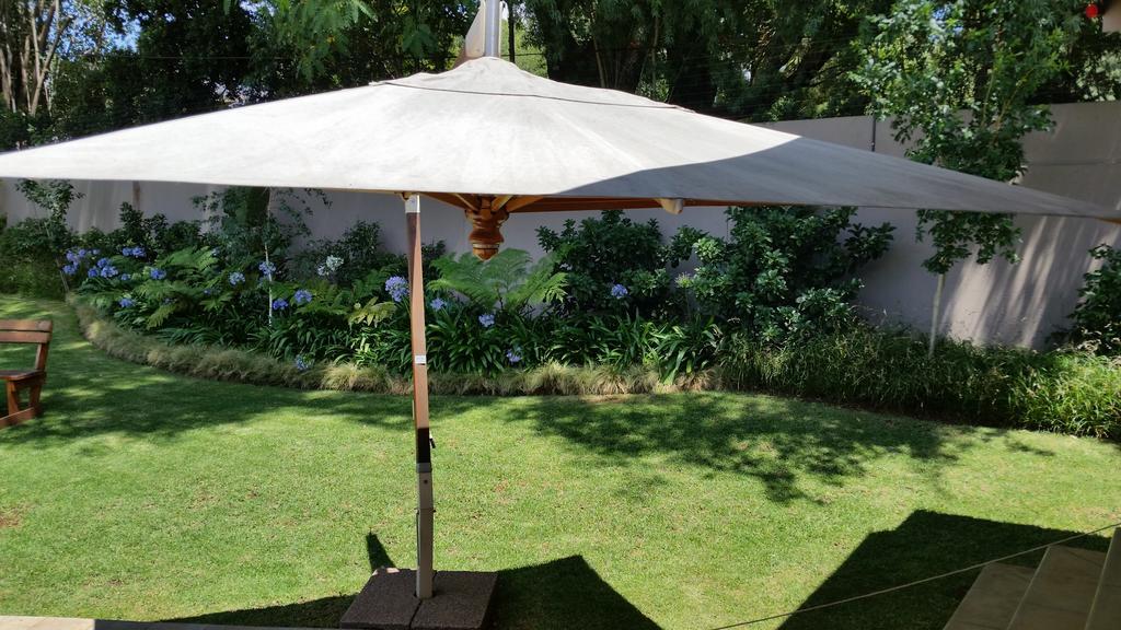 Bed and Breakfast 6 On Acacia Johannesburg Esterno foto