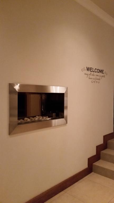 Bed and Breakfast 6 On Acacia Johannesburg Esterno foto