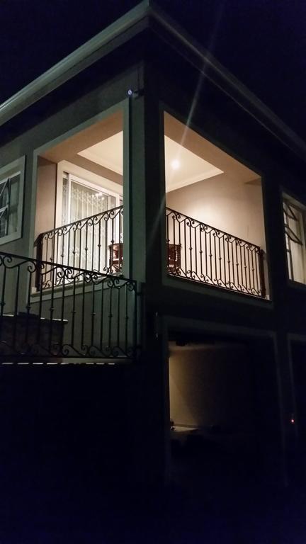 Bed and Breakfast 6 On Acacia Johannesburg Esterno foto