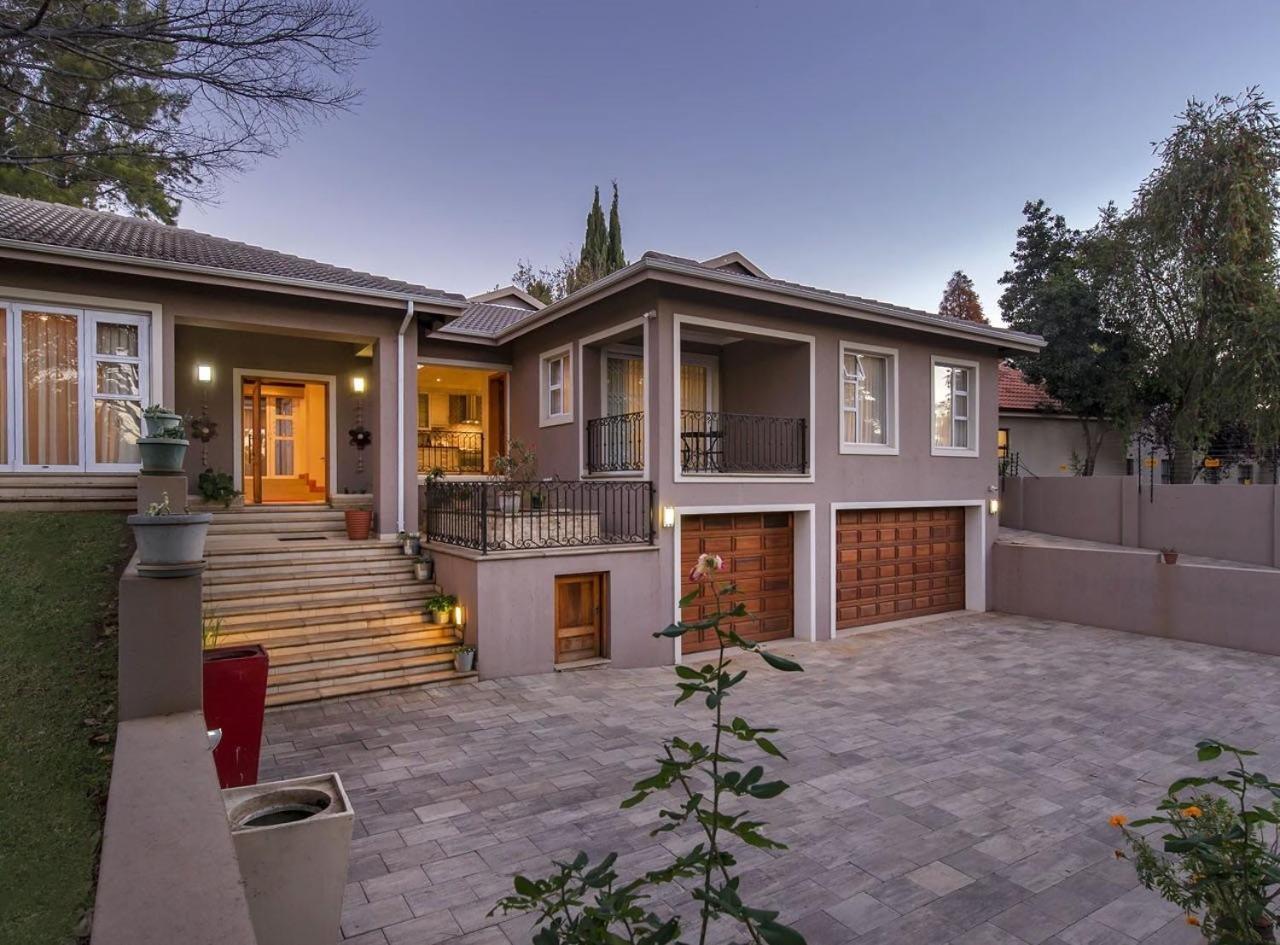 Bed and Breakfast 6 On Acacia Johannesburg Esterno foto