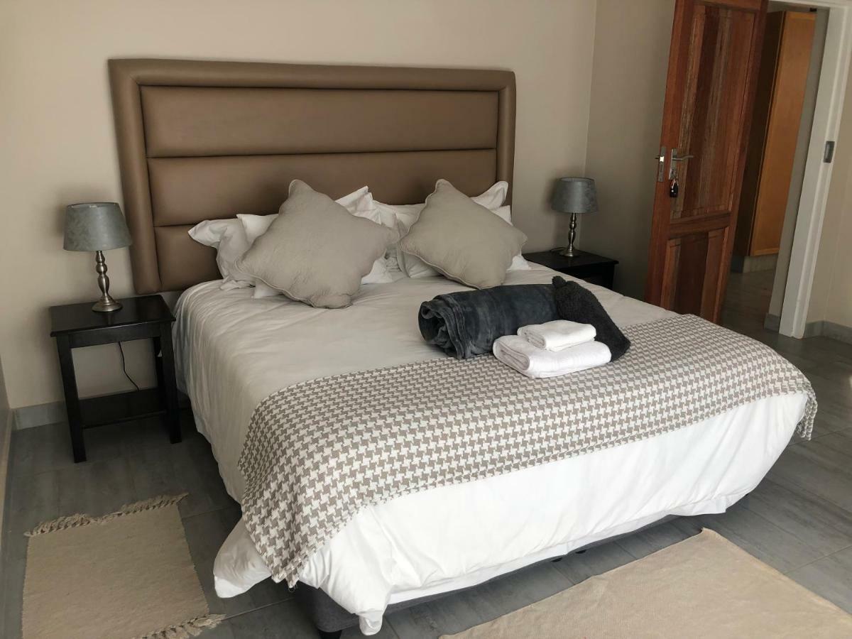Bed and Breakfast 6 On Acacia Johannesburg Esterno foto