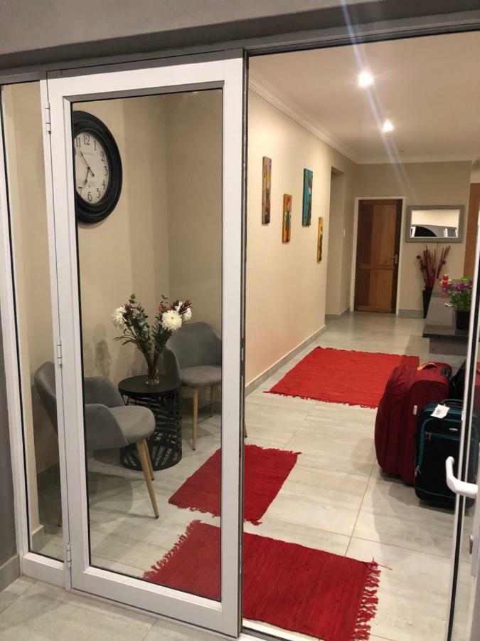 Bed and Breakfast 6 On Acacia Johannesburg Esterno foto