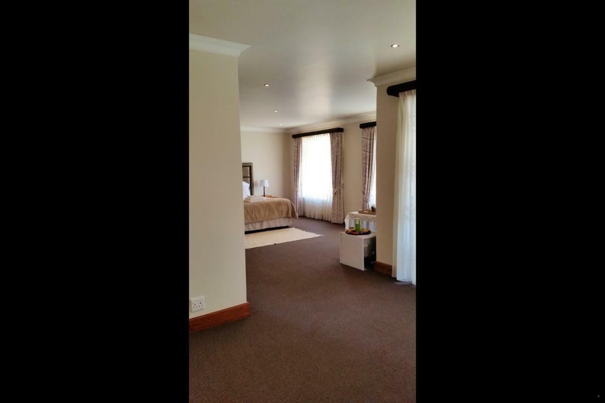 Bed and Breakfast 6 On Acacia Johannesburg Esterno foto