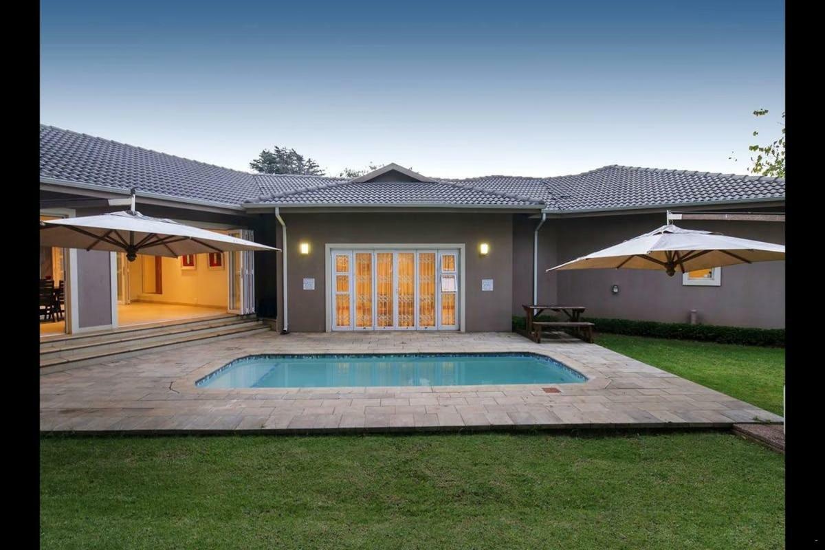 Bed and Breakfast 6 On Acacia Johannesburg Esterno foto